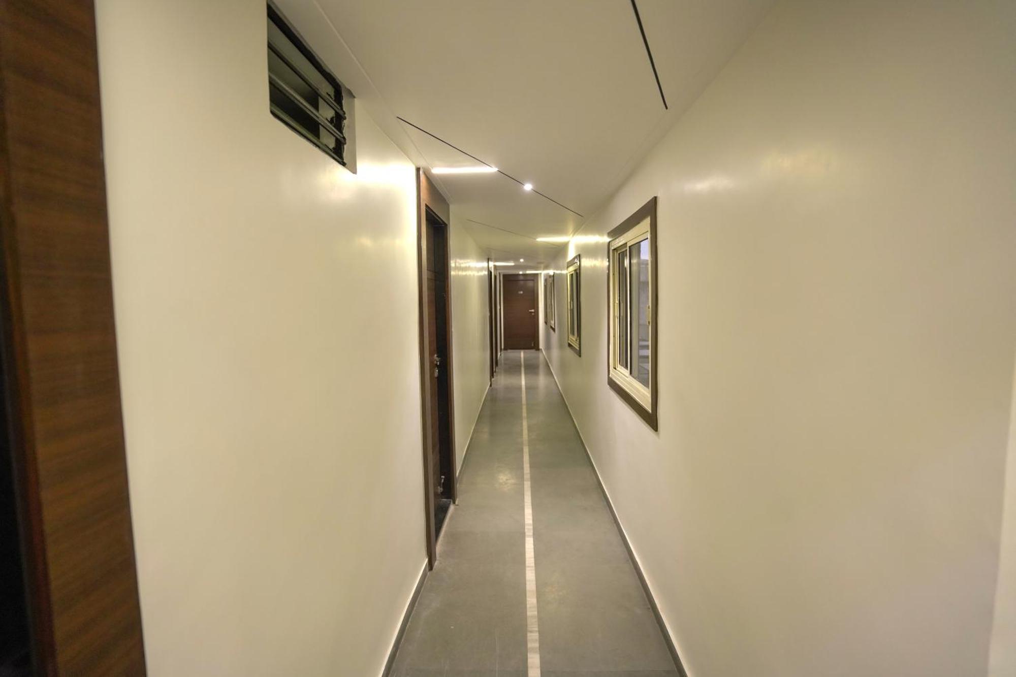 אחמדאבאד Hotel Shertown מראה חיצוני תמונה