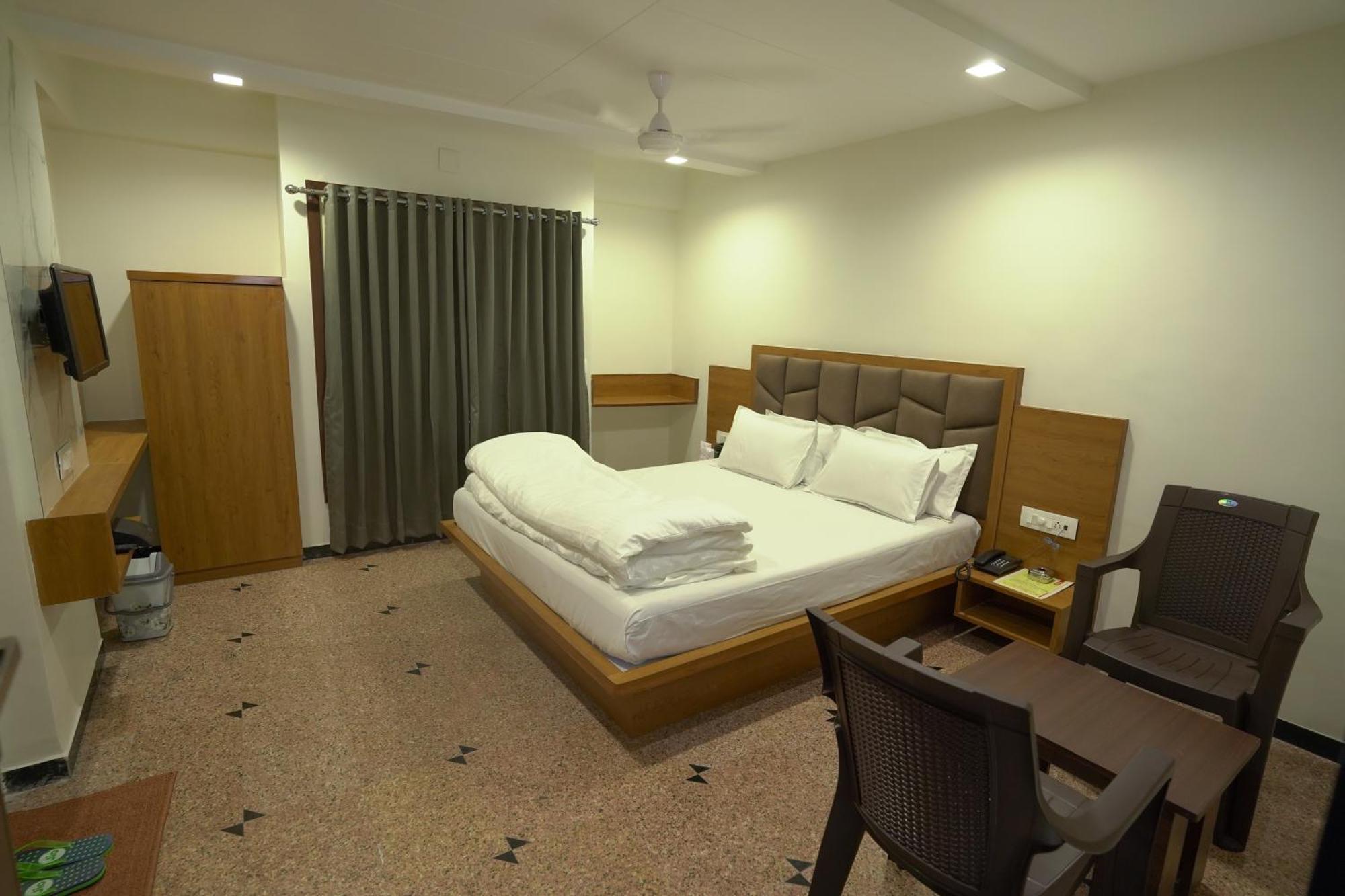 אחמדאבאד Hotel Shertown מראה חיצוני תמונה